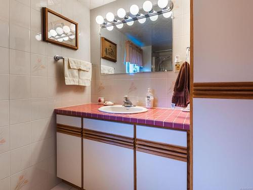 6210 Walker Rd, Port Alberni, BC - Indoor Photo Showing Bathroom