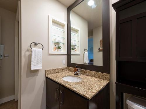 406-1375 Bear Mountain Pkwy, Langford, BC - Indoor Photo Showing Bathroom