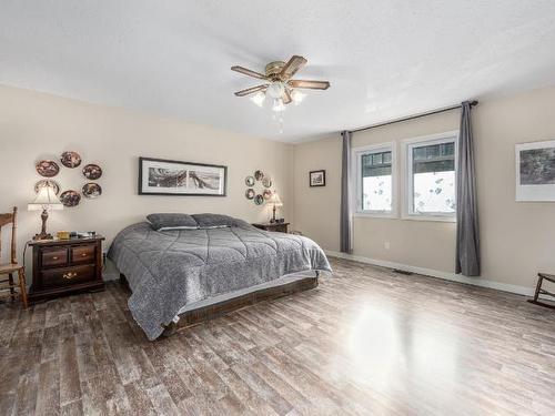 661 Lagoon Court Road, Clinton, BC - Indoor Photo Showing Bedroom