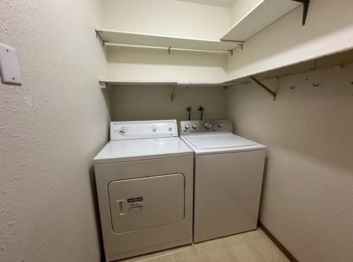 407-284 Yorkton Avenue, Penticton, BC - Indoor Photo Showing Laundry Room