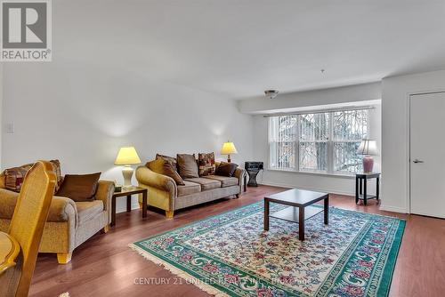 211 - 8 Huron Street, Kawartha Lakes, ON - Indoor Photo Showing Living Room