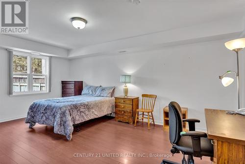 #211 -8 Huron St, Kawartha Lakes, ON - Indoor Photo Showing Bedroom