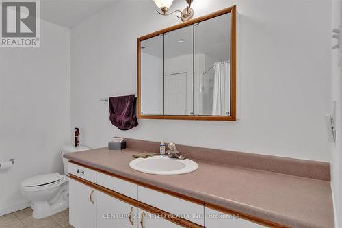 211 - 8 Huron Street, Kawartha Lakes, ON - Indoor Photo Showing Bathroom