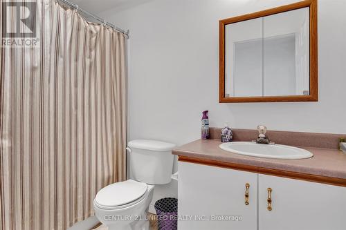 #211 -8 Huron St, Kawartha Lakes, ON - Indoor Photo Showing Bathroom