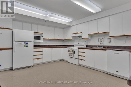 211 - 8 Huron Street, Kawartha Lakes, ON - Indoor Photo Showing Kitchen
