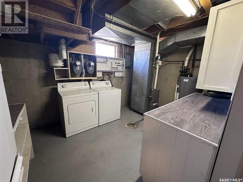 A&B 340 Begg Street W, Swift Current, SK - Indoor Photo Showing Laundry Room