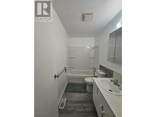 580 Nason Street, Quesnel, BC - Indoor Photo Showing Bathroom