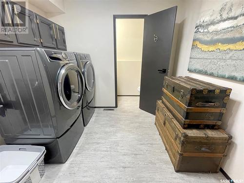 120 Hayes Drive, Swift Current, SK - Indoor Photo Showing Laundry Room