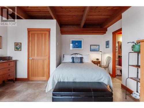 264 Eastside Road, Okanagan Falls, BC - Indoor Photo Showing Bedroom