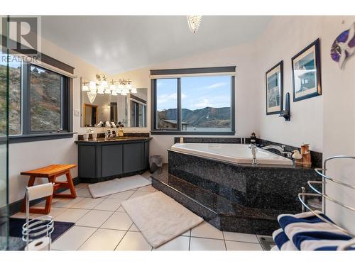 264 Eastside Road, Okanagan Falls, BC - Indoor Photo Showing Bathroom