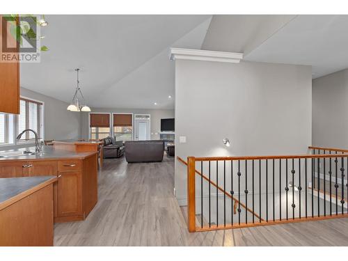 1566 Large Avenue, Kelowna, BC - Indoor Photo Showing Other Room