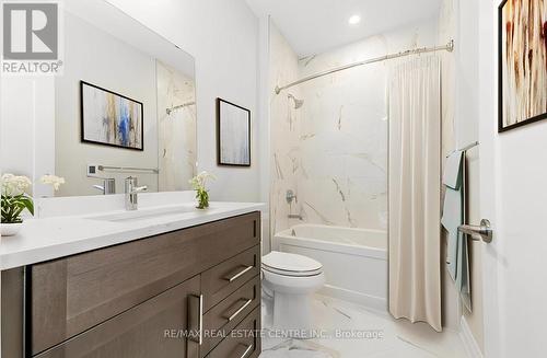 #203 -71 Wyndham St S, Guelph, ON - Indoor Photo Showing Bathroom