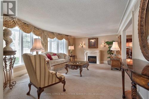1767 Heather Hills Dr, Burlington, ON - Indoor Photo Showing Living Room With Fireplace