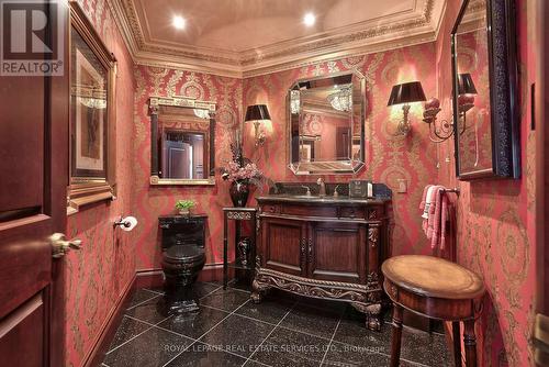1767 Heather Hills Dr, Burlington, ON - Indoor Photo Showing Bathroom