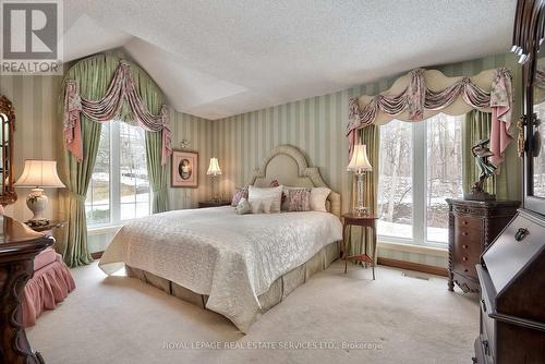1767 Heather Hills Dr, Burlington, ON - Indoor Photo Showing Bedroom