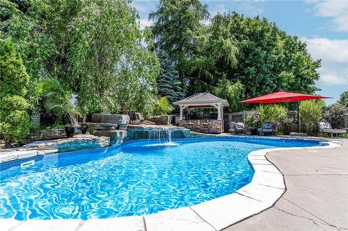 115 Rosemary Lane, Ancaster, ON - Outdoor