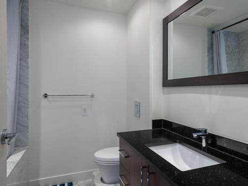 303-10 Chapel St, Nanaimo, BC - Indoor Photo Showing Bathroom