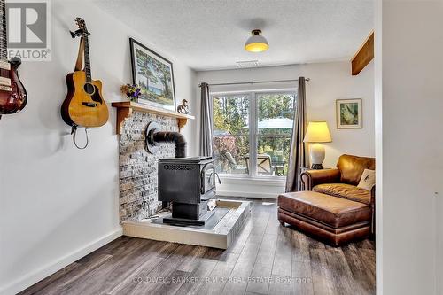 10 Elm St, Kawartha Lakes, ON - Indoor Photo Showing Living Room With Fireplace