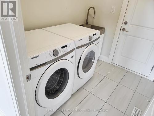 2047 Lockwood Crescent, Strathroy-Caradoc, ON - Indoor Photo Showing Laundry Room