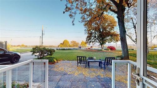 Large front patio with East facing views - 424 Mountain Brow Boulevard, Hamilton, ON - Outdoor