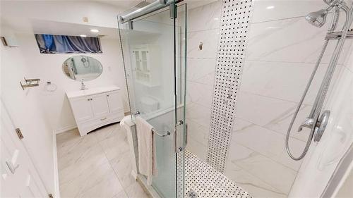 newly built 3 pc shower bath with marble and cermaic floors and walls - 424 Mountain Brow Boulevard, Hamilton, ON - Indoor Photo Showing Bathroom