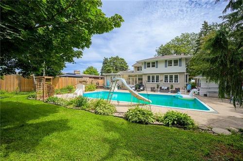 Private fully fenced yard with in-ground pool - 424 Mountain Brow Boulevard, Hamilton, ON - Outdoor With In Ground Pool With Backyard