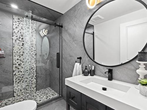 147 Parlow Road, Kamloops, BC - Indoor Photo Showing Bathroom