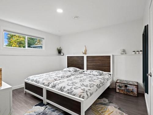 147 Parlow Road, Kamloops, BC - Indoor Photo Showing Bedroom
