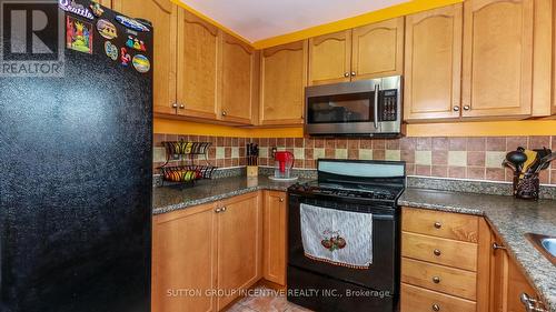 59 Nicklaus Drive, Barrie, ON - Indoor Photo Showing Kitchen
