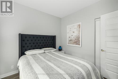 #220 -102 Grovewood Common Cres, Oakville, ON - Indoor Photo Showing Bedroom