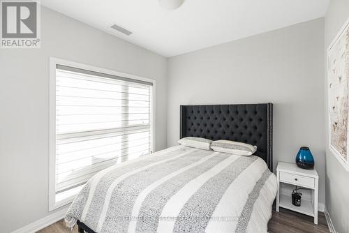 #220 -102 Grovewood Common Cres, Oakville, ON - Indoor Photo Showing Bedroom