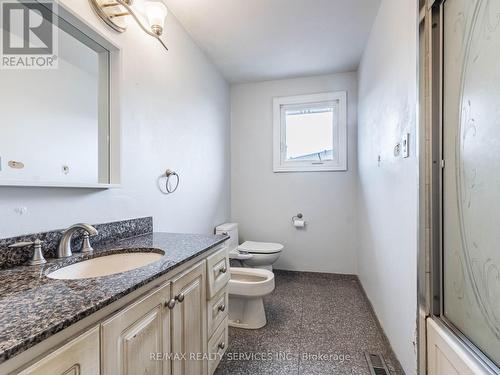 24 Premier Pl, Brampton, ON - Indoor Photo Showing Bathroom