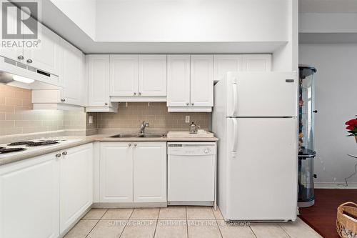 701 - 810 Scollard Court, Mississauga, ON - Indoor Photo Showing Kitchen With Double Sink
