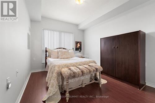 701 - 810 Scollard Court, Mississauga, ON - Indoor Photo Showing Bedroom
