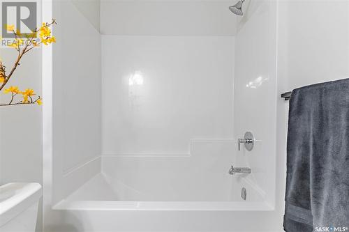 369 Chelsom Manor, Saskatoon, SK - Indoor Photo Showing Bathroom