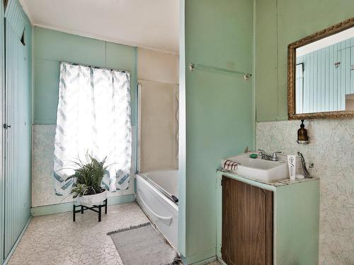 Bathroom - 177 Rue St-Georges, La Prairie, QC - Indoor