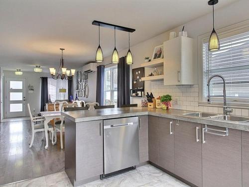 Cuisine - 171 Rue Mount, Sherbrooke (Lennoxville), QC - Indoor Photo Showing Kitchen With Double Sink With Upgraded Kitchen