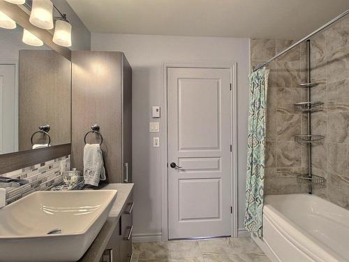 Salle de bains - 171 Rue Mount, Sherbrooke (Lennoxville), QC - Indoor Photo Showing Bathroom