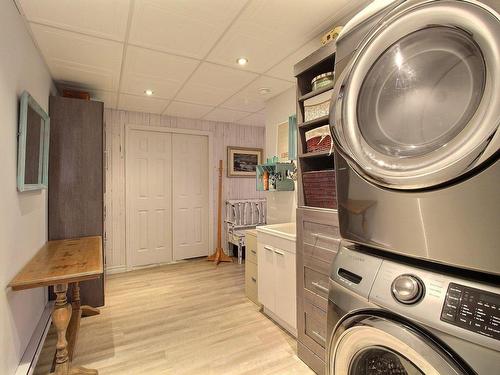 Salle de lavage - 171 Rue Mount, Sherbrooke (Lennoxville), QC - Indoor Photo Showing Laundry Room