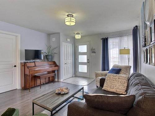 Living room - 171 Rue Mount, Sherbrooke (Lennoxville), QC - Indoor Photo Showing Living Room