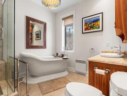 Ensuite bathroom - 