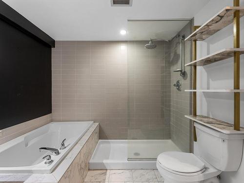Bathroom - 012-1451 Rue Parthenais, Montréal (Ville-Marie), QC - Indoor Photo Showing Bathroom