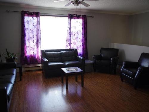 345 Panorama Terrace, Lillooet, BC - Indoor Photo Showing Living Room