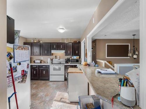 241 Birch Cres, Logan Lake, BC - Indoor Photo Showing Kitchen