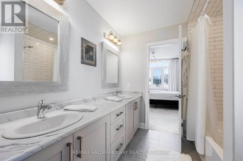 681 Lakelands Ave, Innisfil, ON - Indoor Photo Showing Bathroom