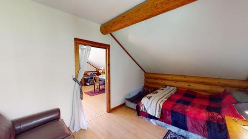1561 Lavallee Road, Golden, BC - Indoor Photo Showing Bedroom