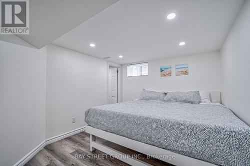 5241 Kitchener St, Niagara Falls, ON - Indoor Photo Showing Bedroom