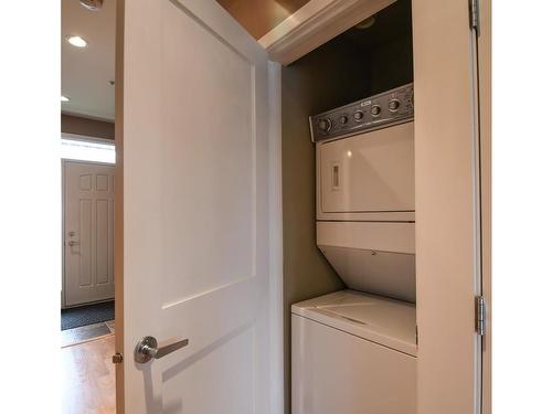 104-1917 Peninsula Rd, Ucluelet, BC - Indoor Photo Showing Laundry Room