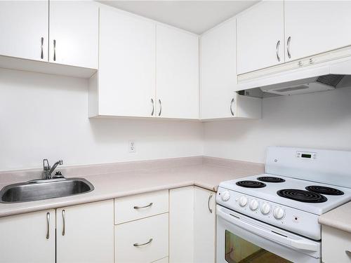 908 Cook St, Victoria, BC - Indoor Photo Showing Kitchen