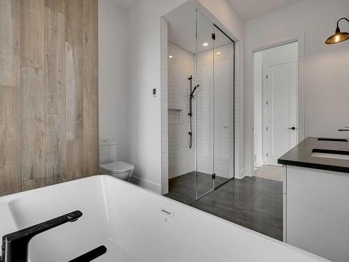 Salle de bains attenante Ã  la CCP - 320 Rue Du Bassin, Saint-Jérôme, QC - Indoor Photo Showing Bathroom